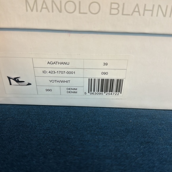 Manolo Blahnik Denim heeled mule.  EUC- comes with box & 2 dust bags. - Picture 5 of 6